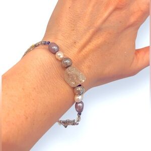 EUC - Hand Beaded Bracelet